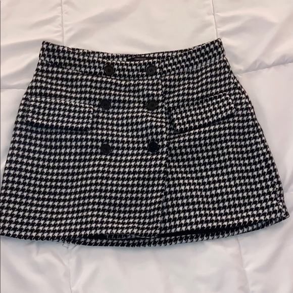 Forever 21 Black and White Houndstooth Mini Skirt - Picture 2 of 3